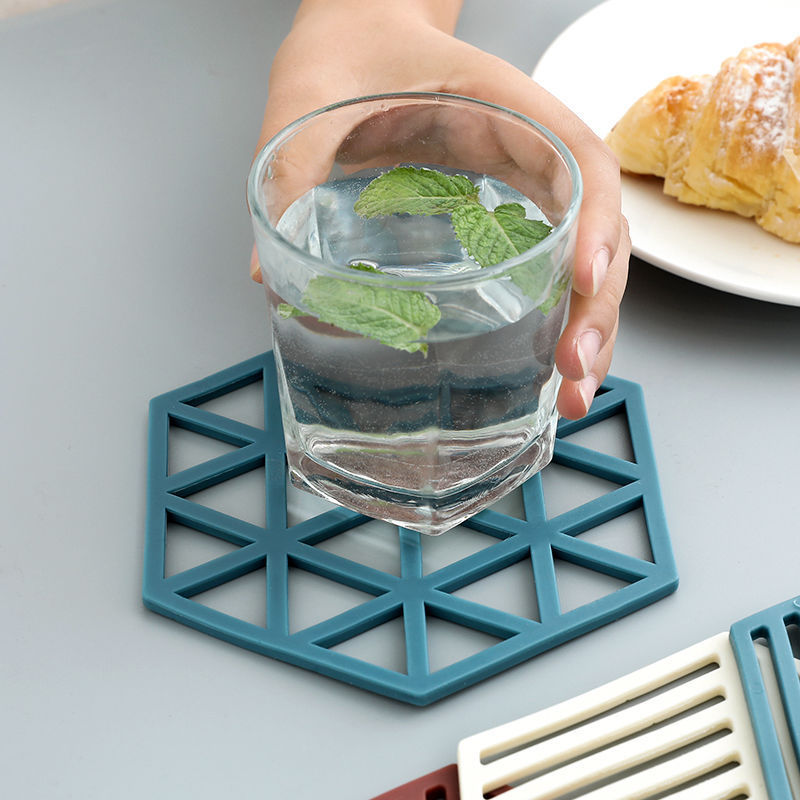 2 pz Nordic Semplice Drink Coaster Stoviglie Pad Stand Tazza Tazza Zerbino Isolamento Hot Pad Home Necessaire Decor Tovaglietta Sottobicchieri in Silicone